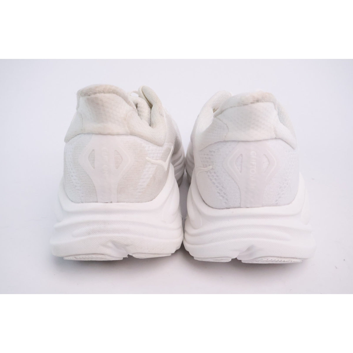 Hoka One One Clifton 10 White Running Shoe's Women's Size 7D Wide 1162050WWH