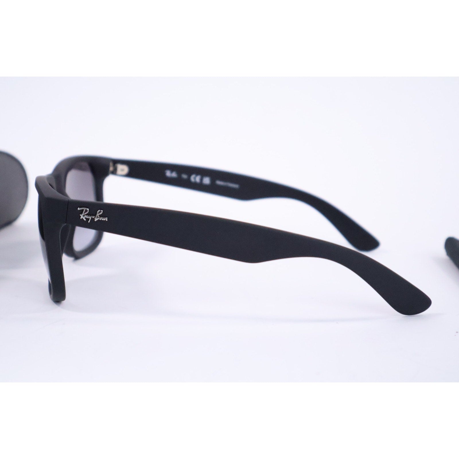 Ray-Ban JUSTIN RB4165 601/8G 54-16 Sunglasses Dark Grey Matte Rubber Black New