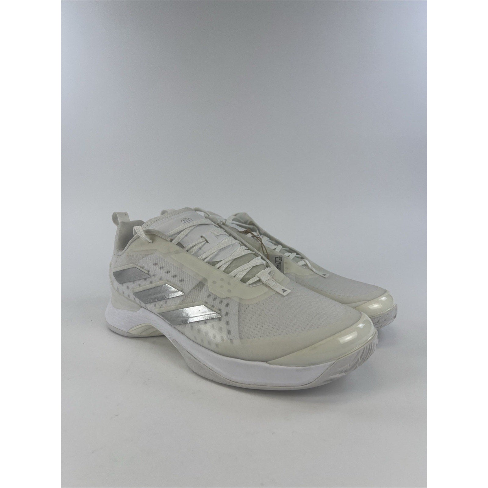 Adidas Avacourt White Silver Metallic Tennis Shoes HQ8404 Women’s Size 11