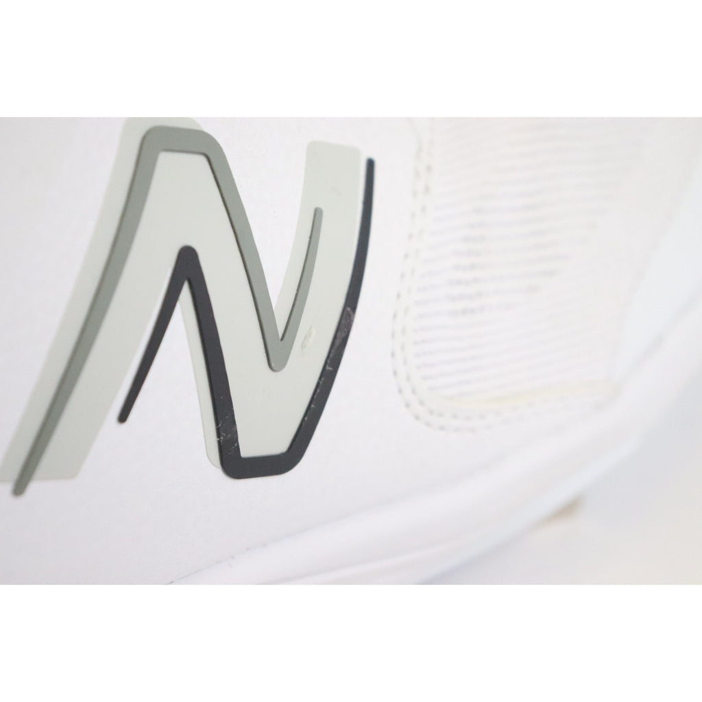 New Balance Fresh Foam Cleats X 3000 V6 Metal White SIZE Men's 16 Women's 17.5