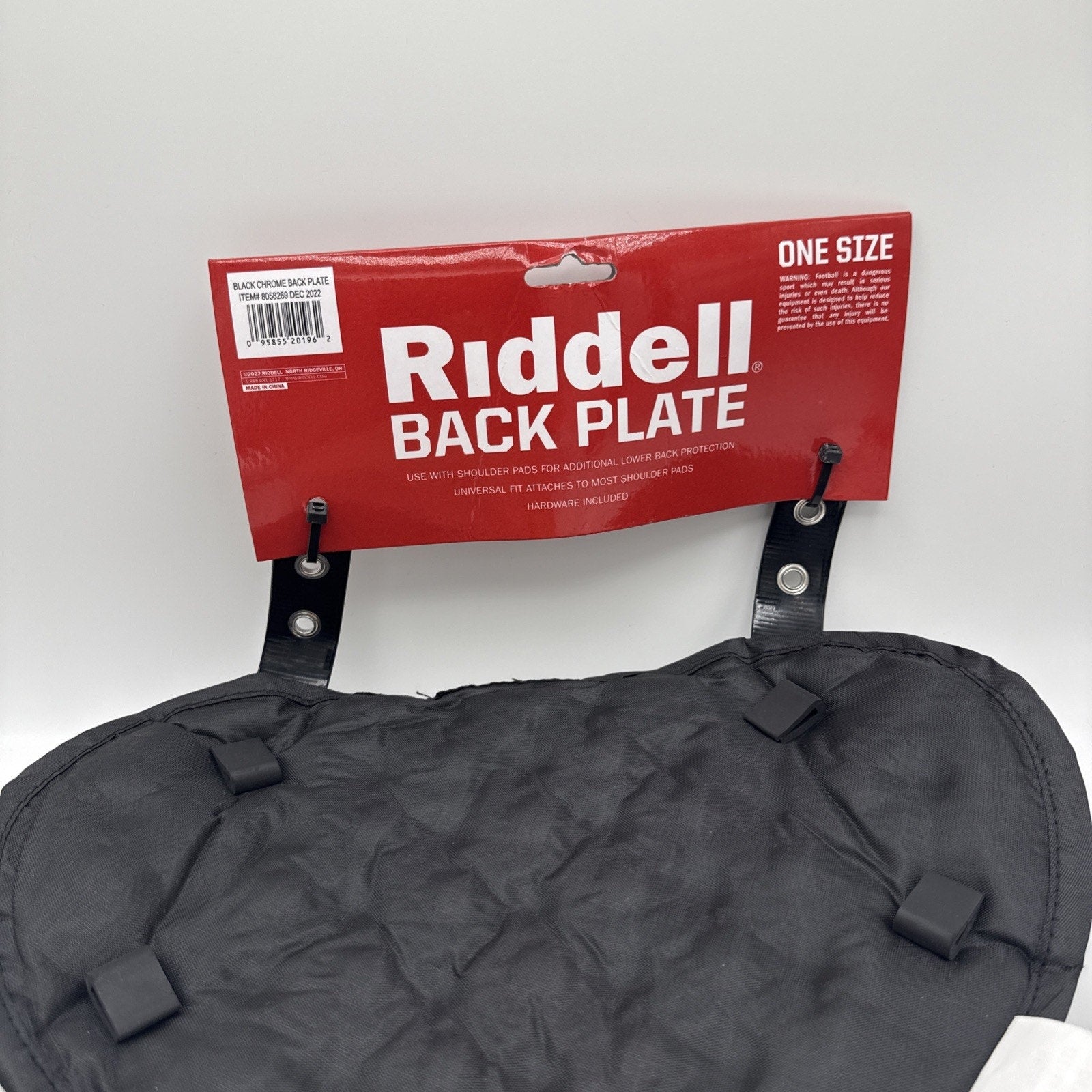 RIDDELL BACK PLATE ' ONE SIZE ' BLACK/CHROME ' UNIVERSAL FIT ' HARDWARE INCLUDED
