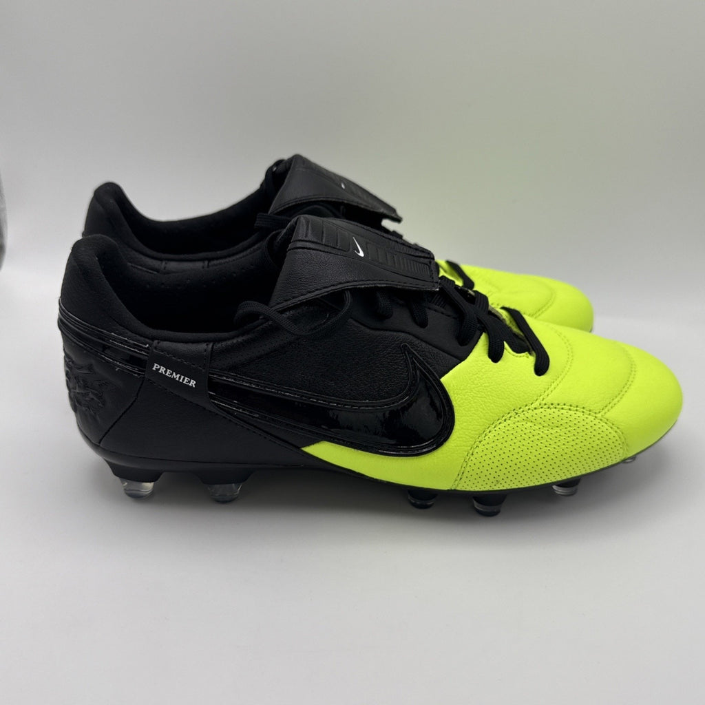 Nike Premier 3 Firm Ground Soccer Cleats AT5889-009 Mens Size 6.5 Black Volt