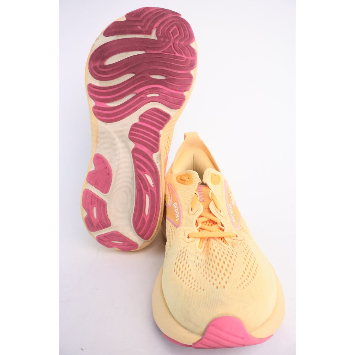 Brooks Ghost Max 3 ‘Apricot/Super Pink Women’s Size 9.5 Running 1204571B876 #162