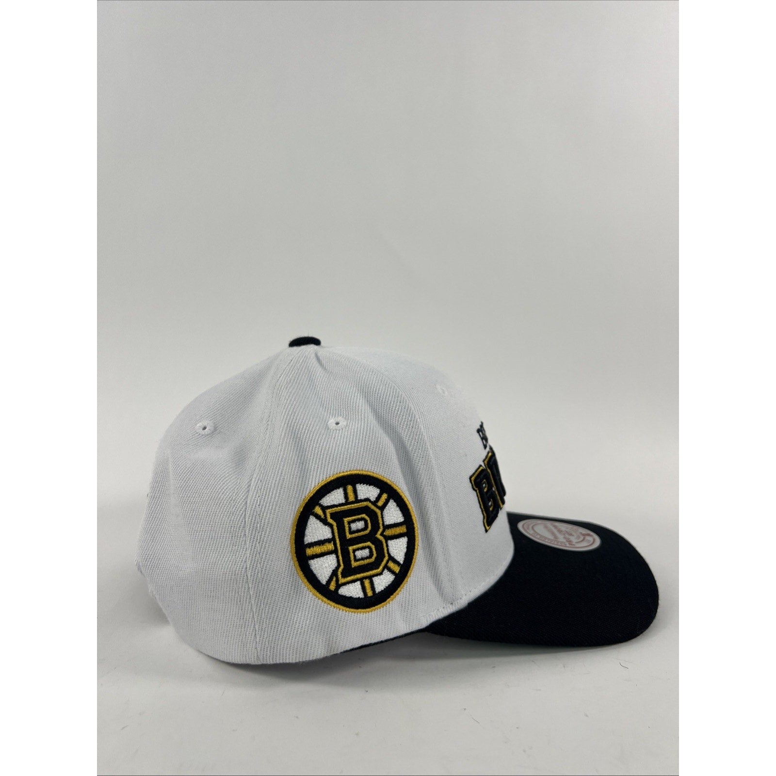 Mitchell And Ness Boston Bruins SnapBack Hat NWT