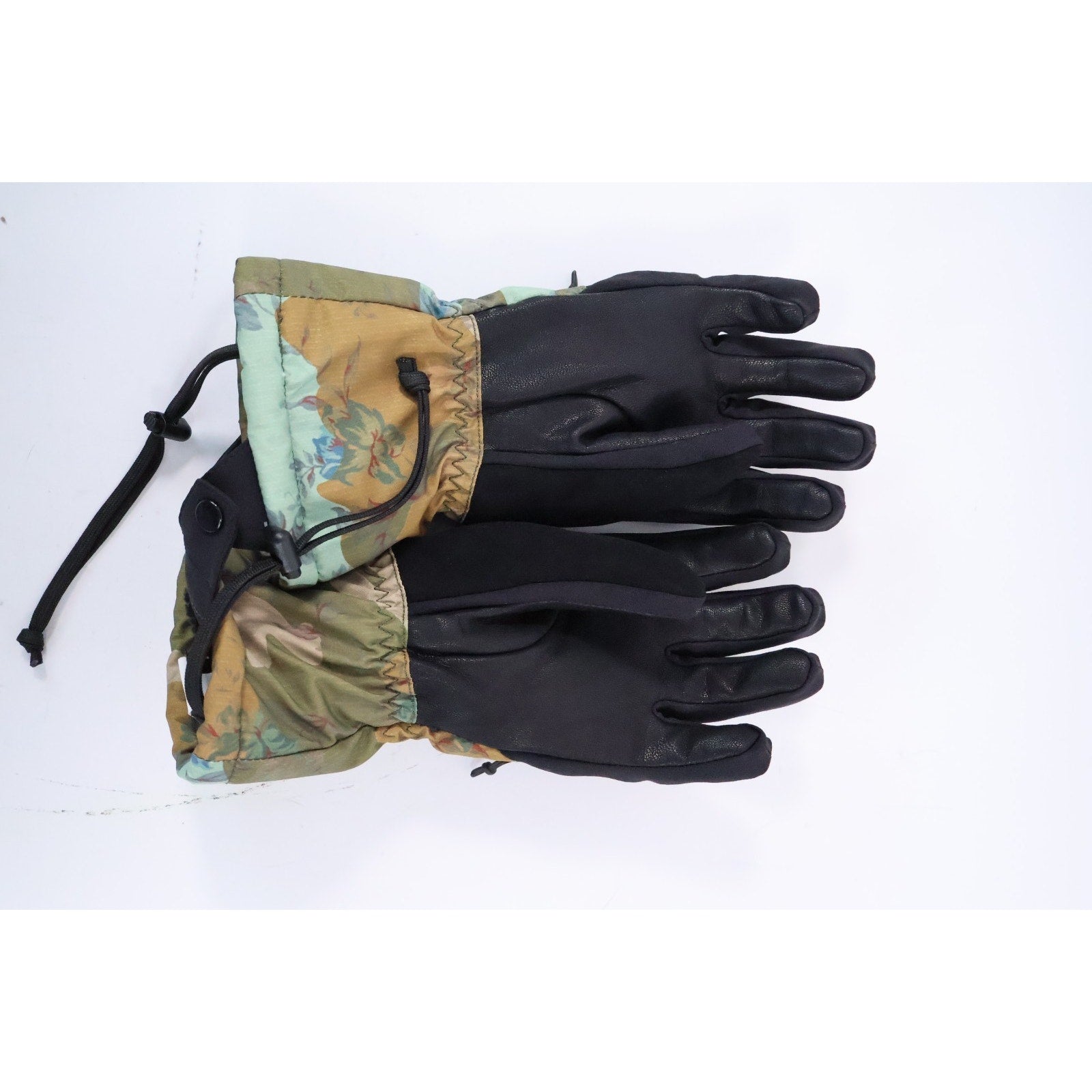 Obermeyer Women's Size Small Regulator Gloves VINTAGE CAMO $65