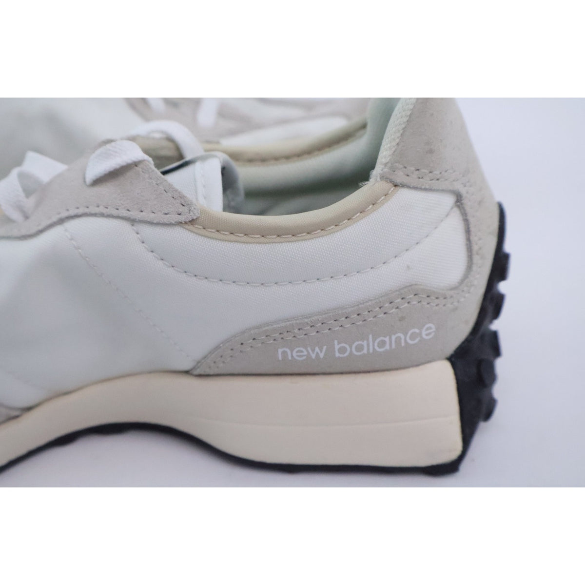 New Balance 327 Boys Size 3.5 Sea Salt White Black Running Shoes NEW Read #19