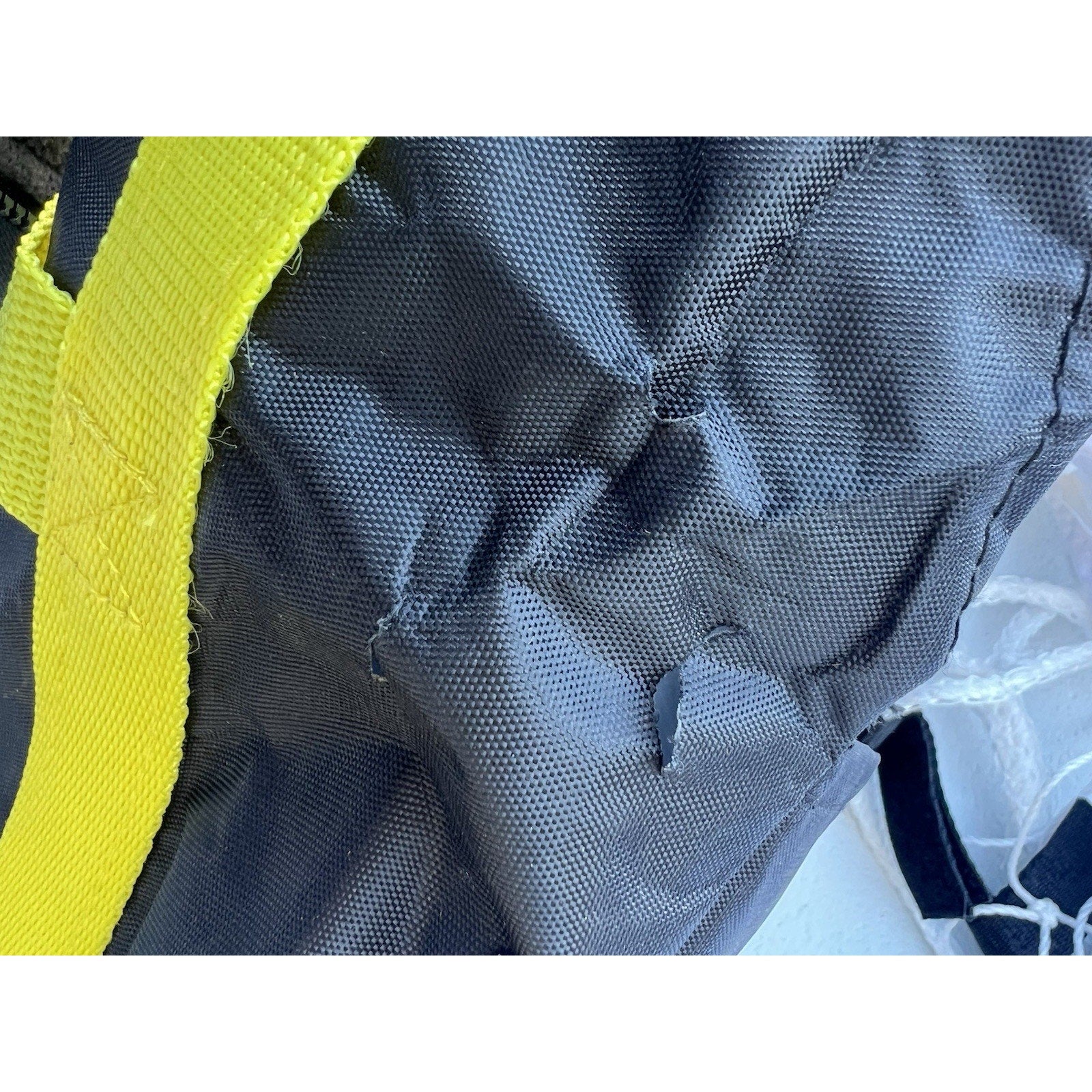 SKLZ Quickster Soccer Goal 6’x4’ Portable Training Net with Carry Bag – New Read