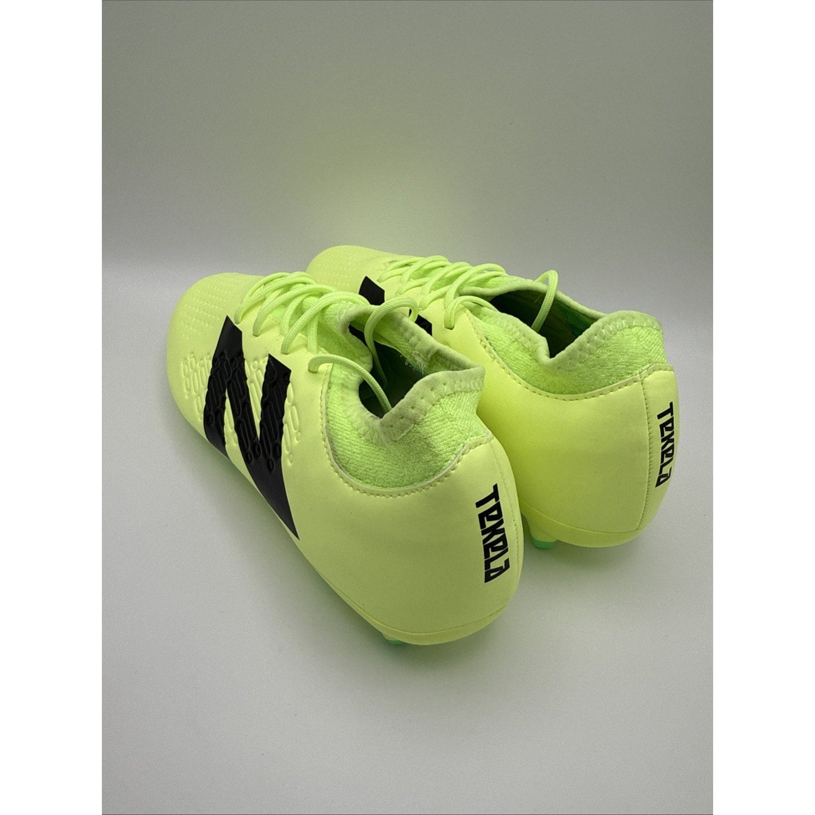 New Balance Tekela Pro Low FG v4+ ‘Bleached Lime Glo’ Size 7.5 US New