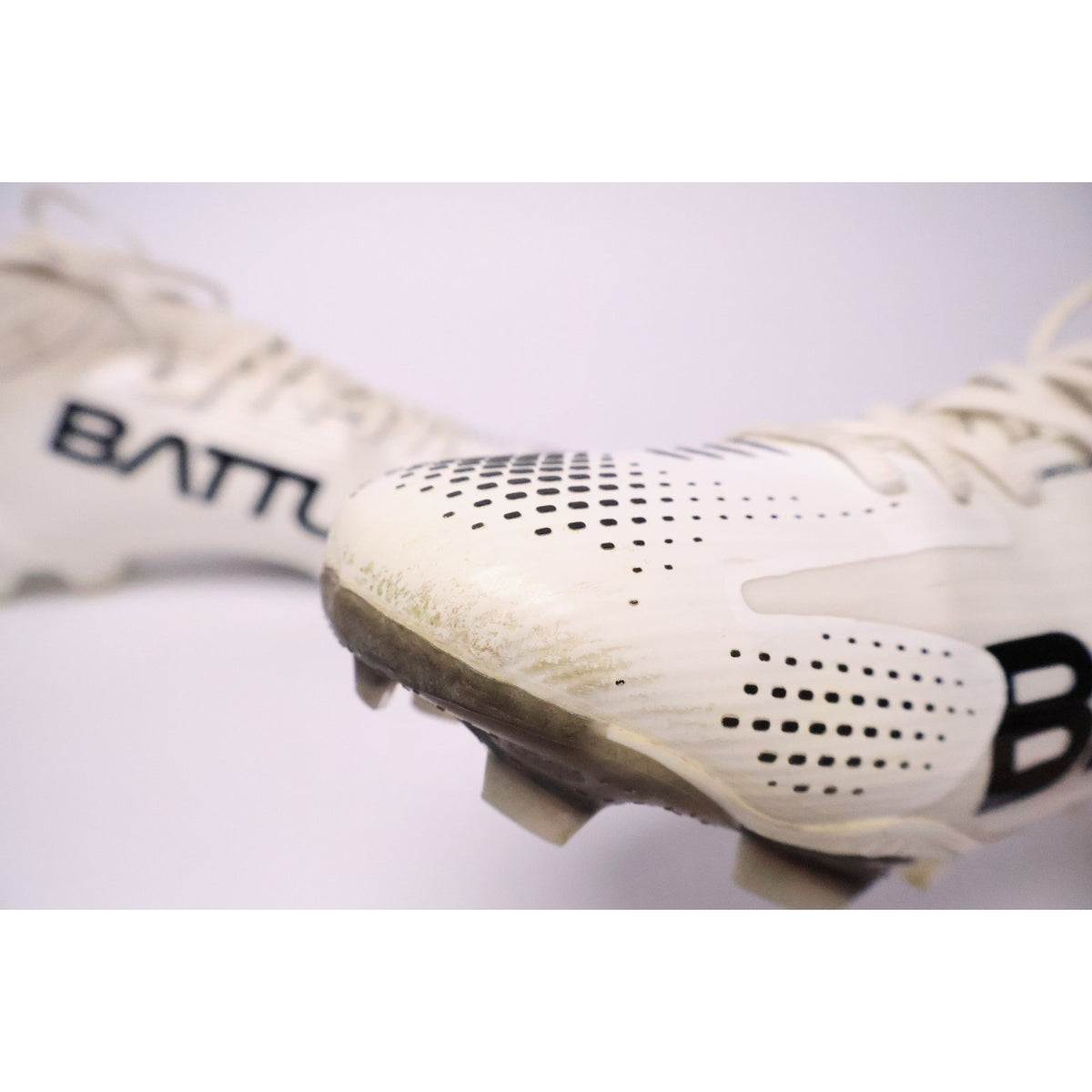 Battle AstroFly Football Cleats Men’s 10 White Black #178