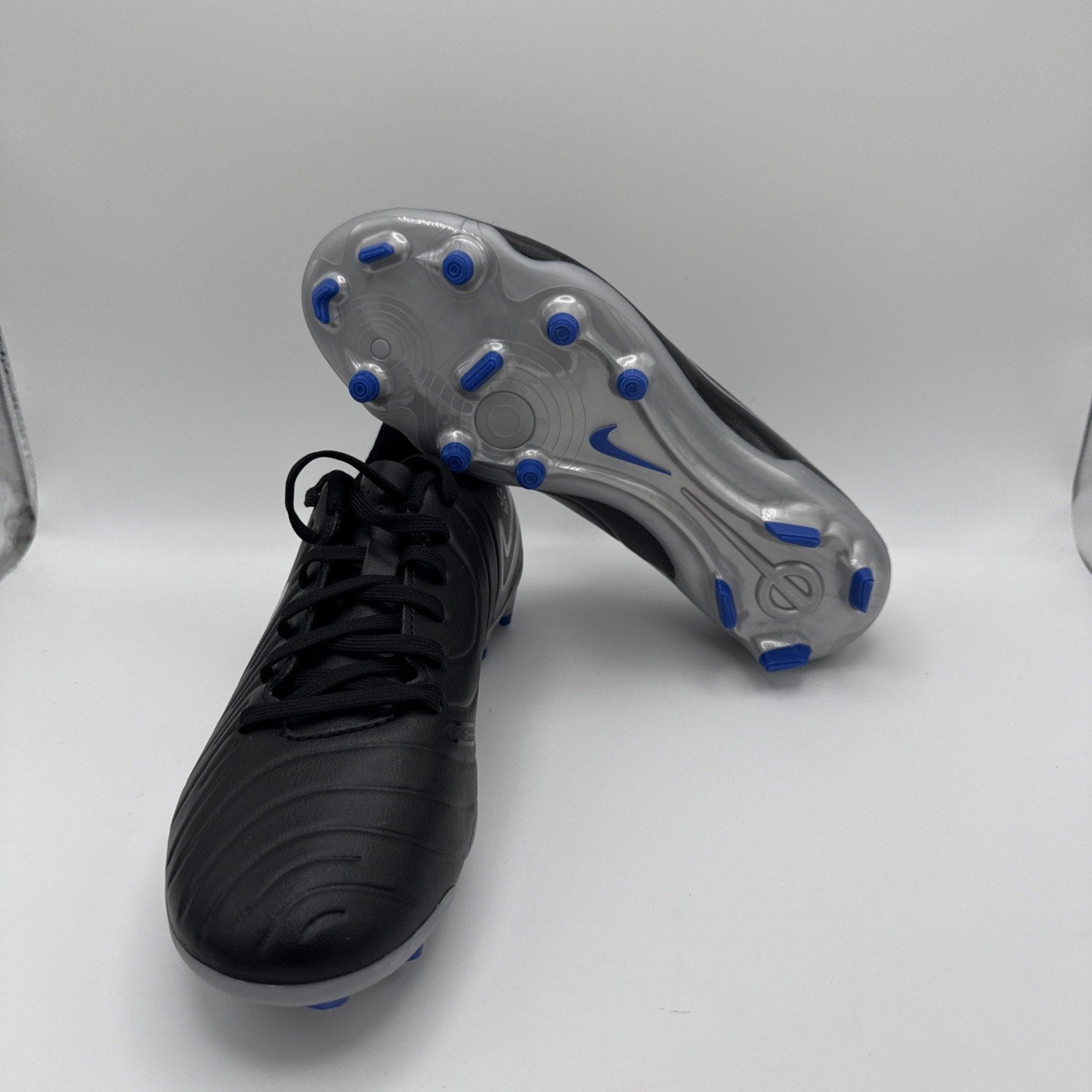 Nike Tiempo Legend 10 Club MG / FG Soccer Cleats Men's Size 5 DV4344-040 New