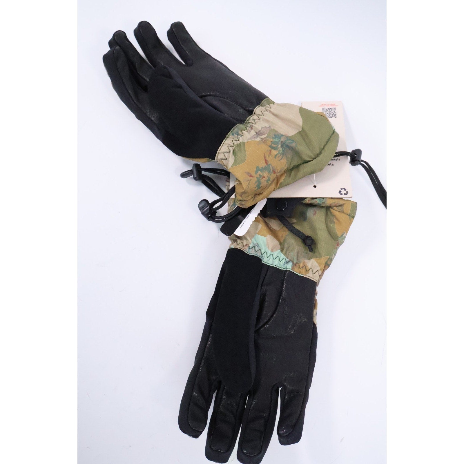 Obermeyer Women's Size Large Regulator Gloves VINTAGE CAMO NWT $65
