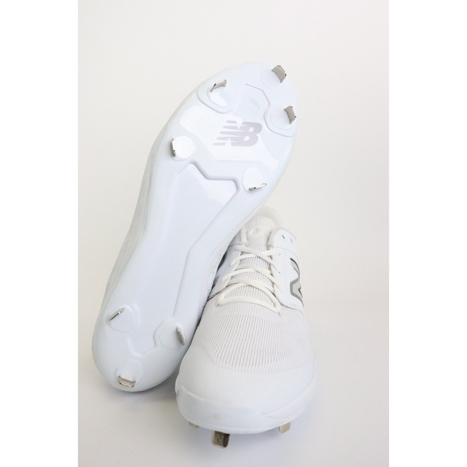 New Balance Fresh Foam Cleats X 3000 V6 Metal White SIZE Men's 16 Women's 17.5