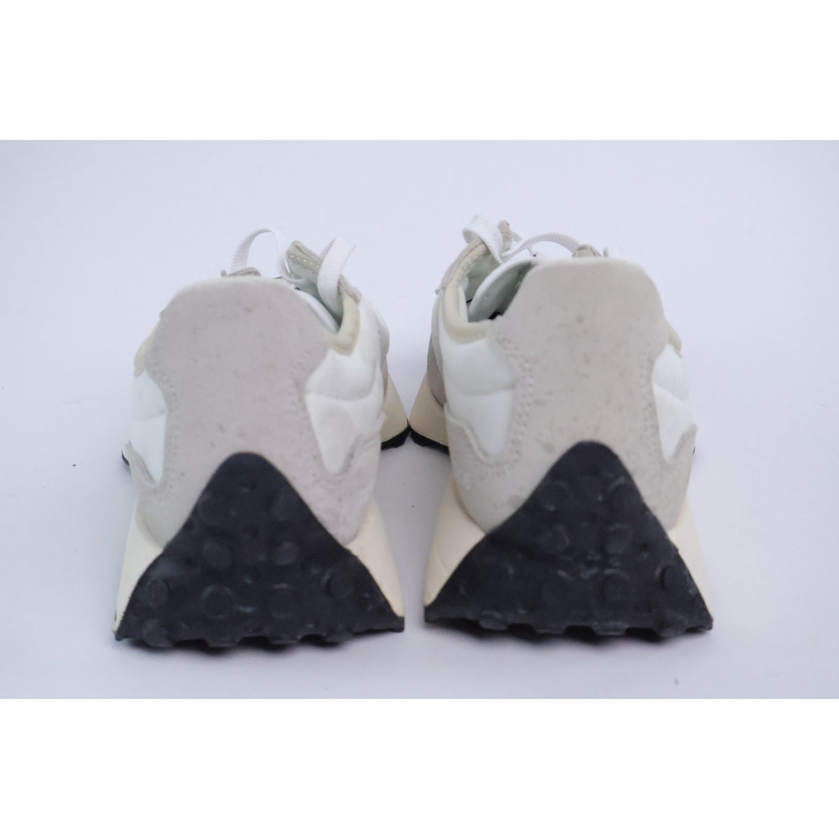 New Balance 327 Boys Size 3.5 Sea Salt White Black Running Shoes NEW Read #19
