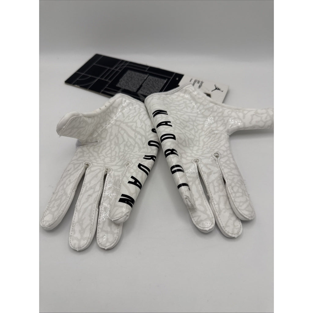 New Nike Jordan Jet 7.0 White Football Gloves Adult Size Medium.