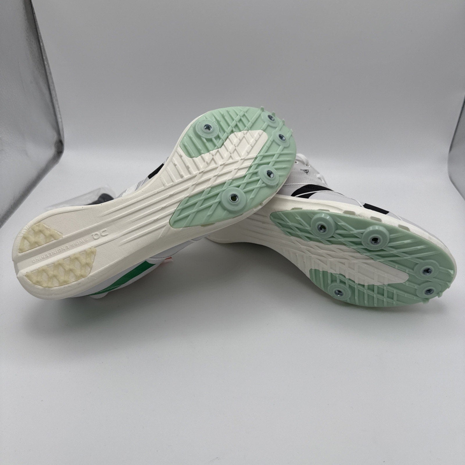 On Cloudspike 1500m Track and Field Shoes - Undyed White/Mint - Women’s Sz 7 New