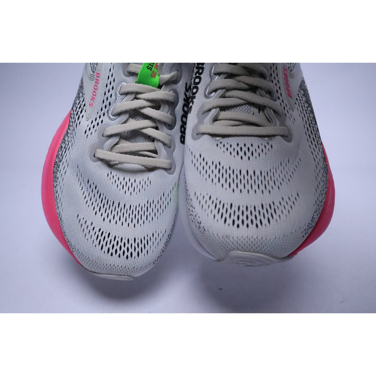 Brooks Adrenaline GTS 25 Oyster/Pink Running Shoes Women's Size 7 Excellent #294