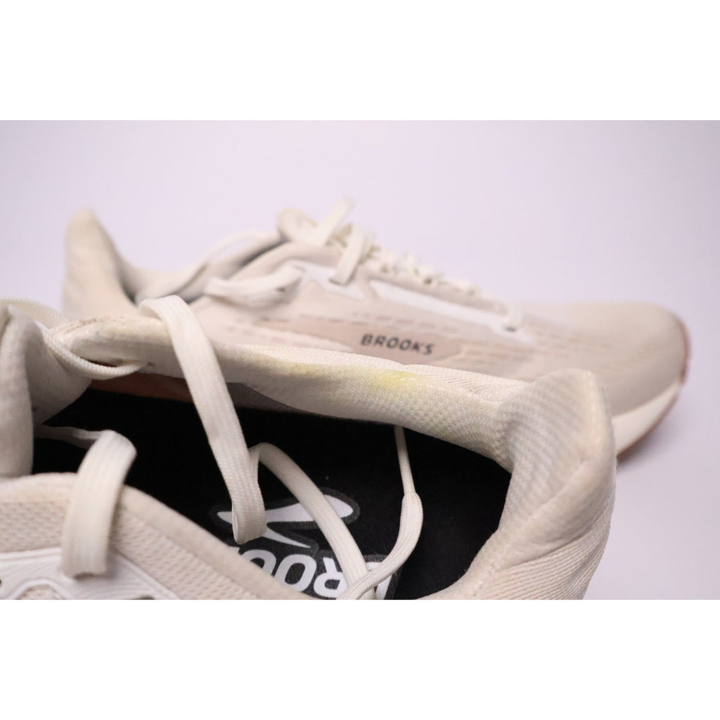 Brooks Women's Revel 8 Comfort Size US 9.5 New Read #180