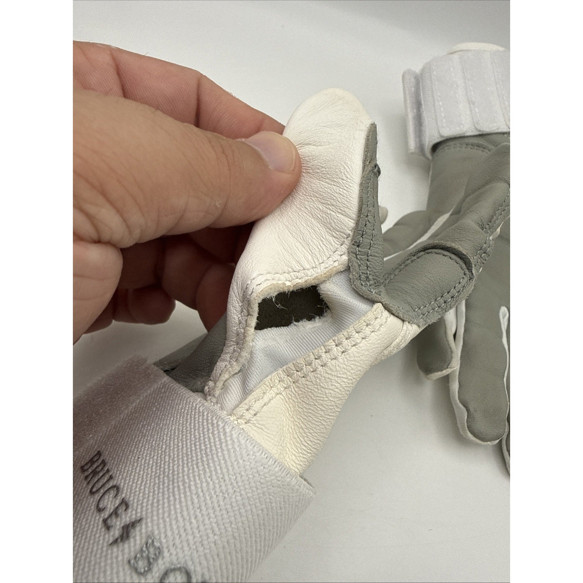 BRUCE BOLT Chrome Series Cabretta Batting Gloves M White Chrome Premium Read