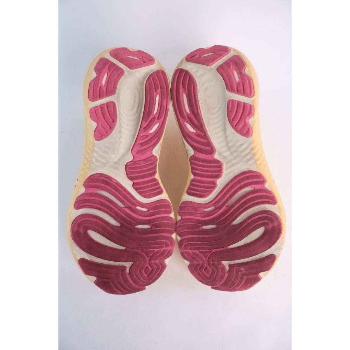 Brooks Ghost Max 3 ‘Apricot/Super Pink Women’s Size 9.5 Running 1204571B876 #162