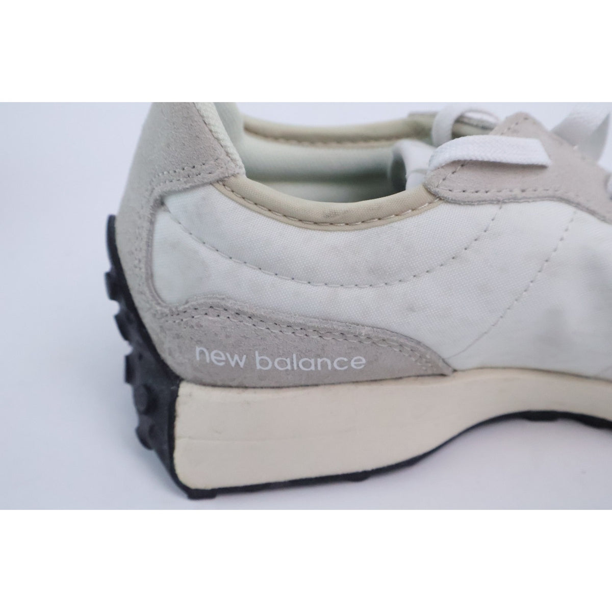 New Balance 327 Boys Size 3.5 Sea Salt White Black Running Shoes NEW Read #19