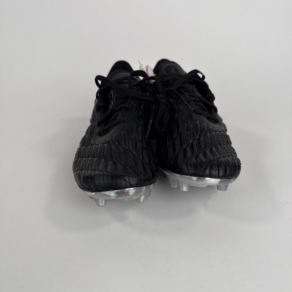 Under Armour Magnetico Clone Soccer Cleats Woman’s 7 Black FG Molded Heel New