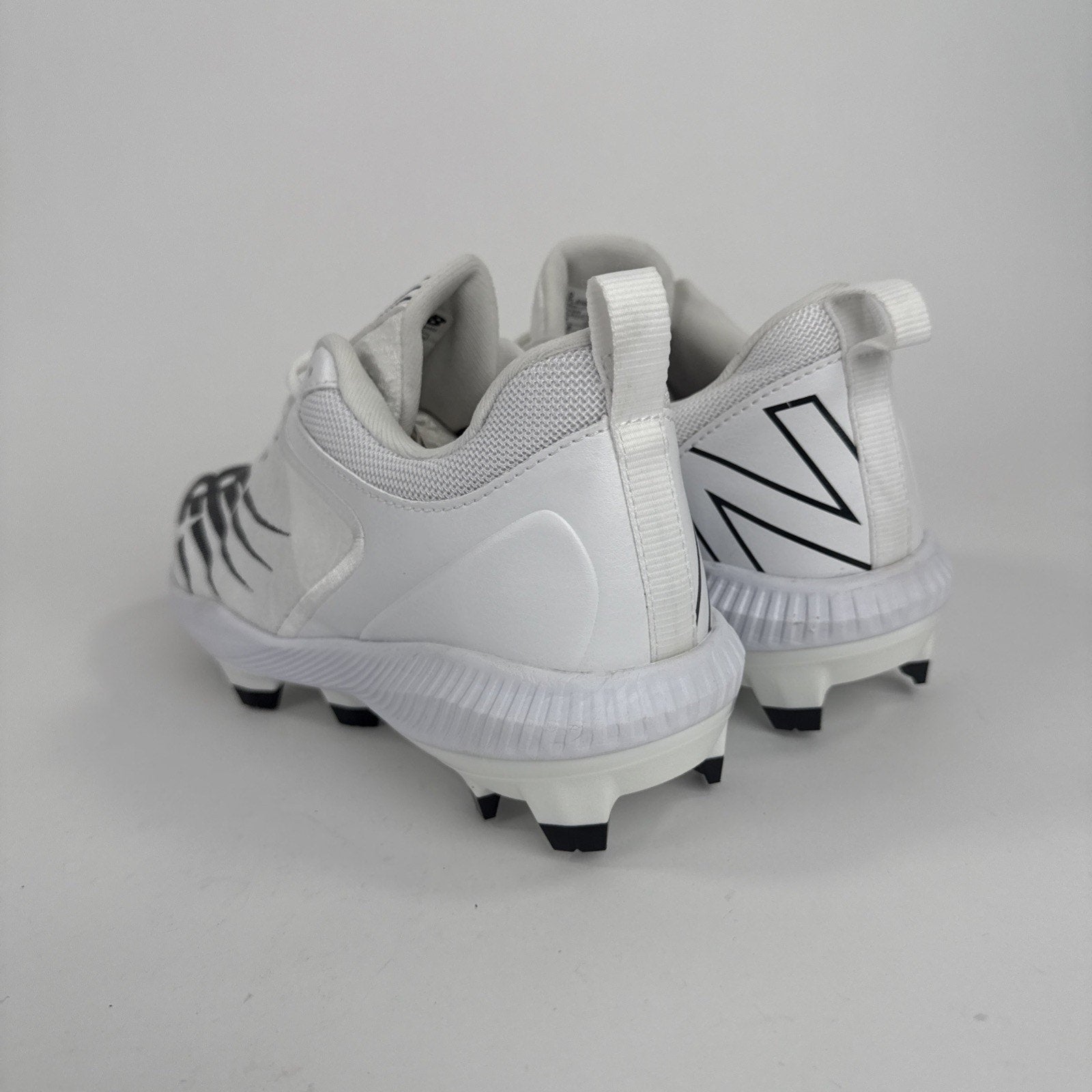 New Balance White FuelCell ,Molded Cleats Men's 7, Baseball Shoes PL4040W6