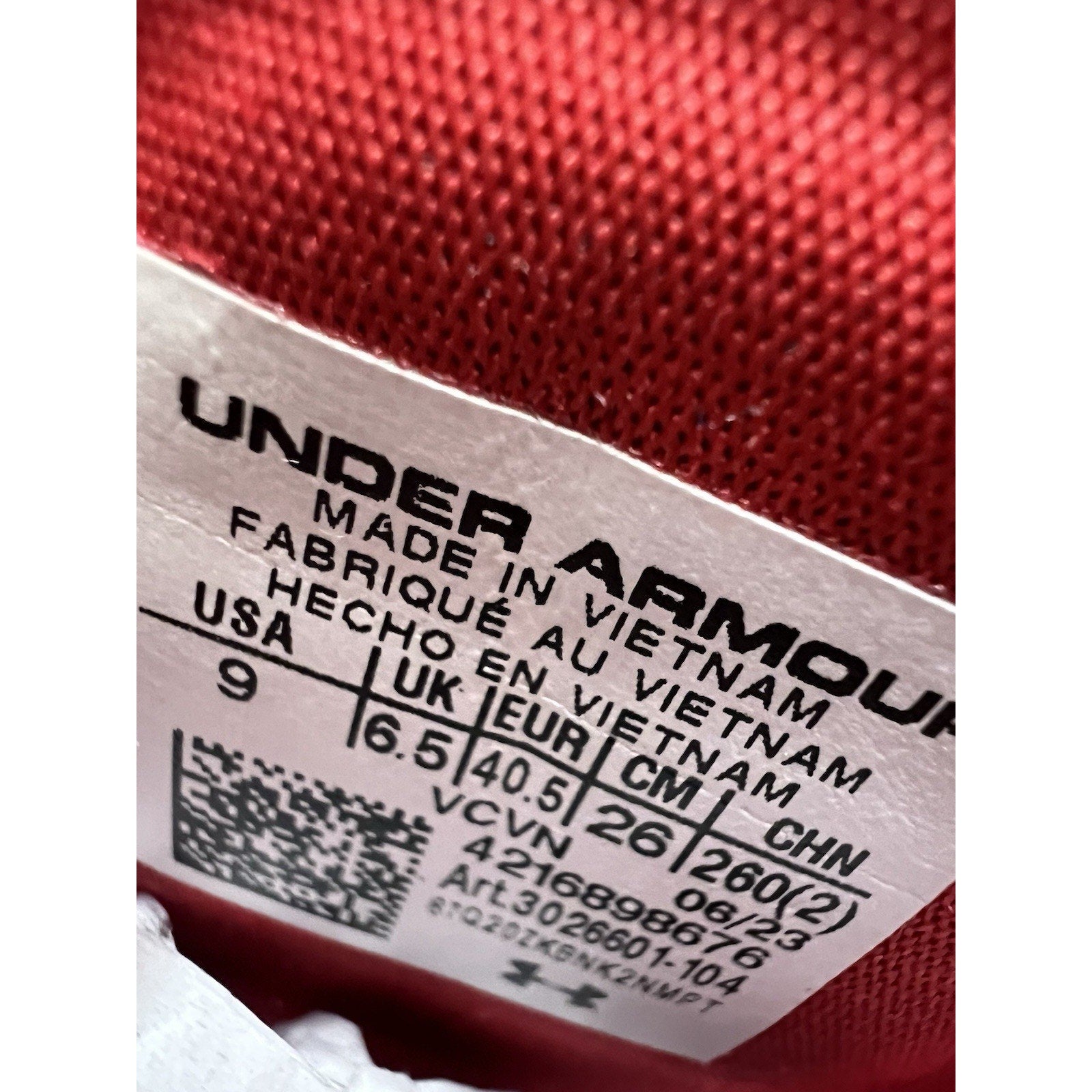 Under Armour Glyde 2 Metal Softball Cleats White Red 3026601-104 Women's 9 NEW