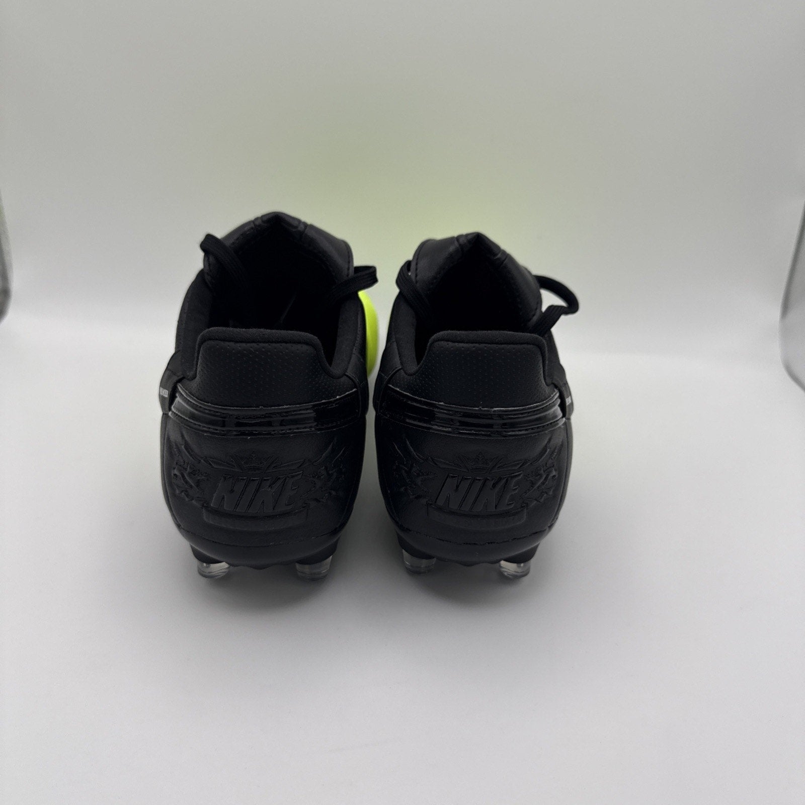 Nike Premier 3 Firm Ground Soccer Cleats AT5889-009 Mens Size 6.5 Black Volt