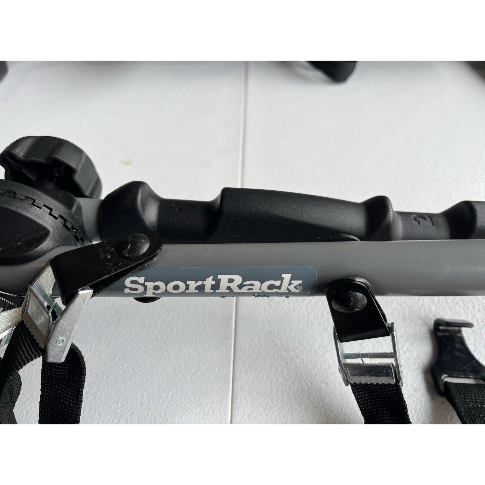 SportRack SR3162 Back Up 3 Bicycle Carrier Holds 3 Bikes Straps To Car Trunks