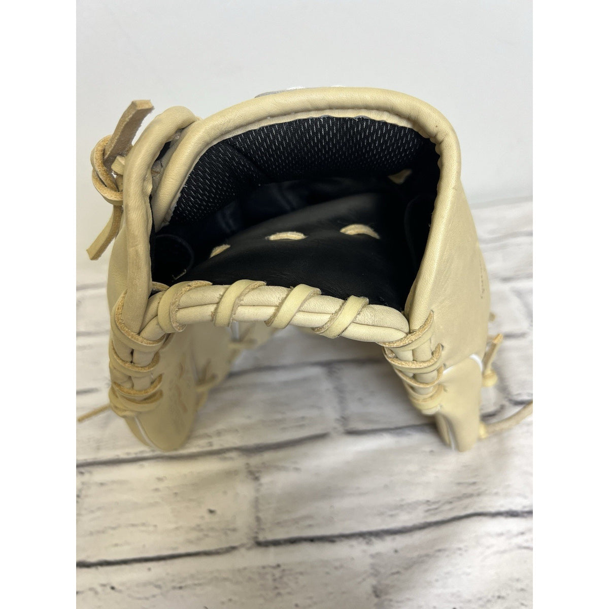 New Other Marucci Ascension 11.25" Infield Baseball Glove RHT Camel