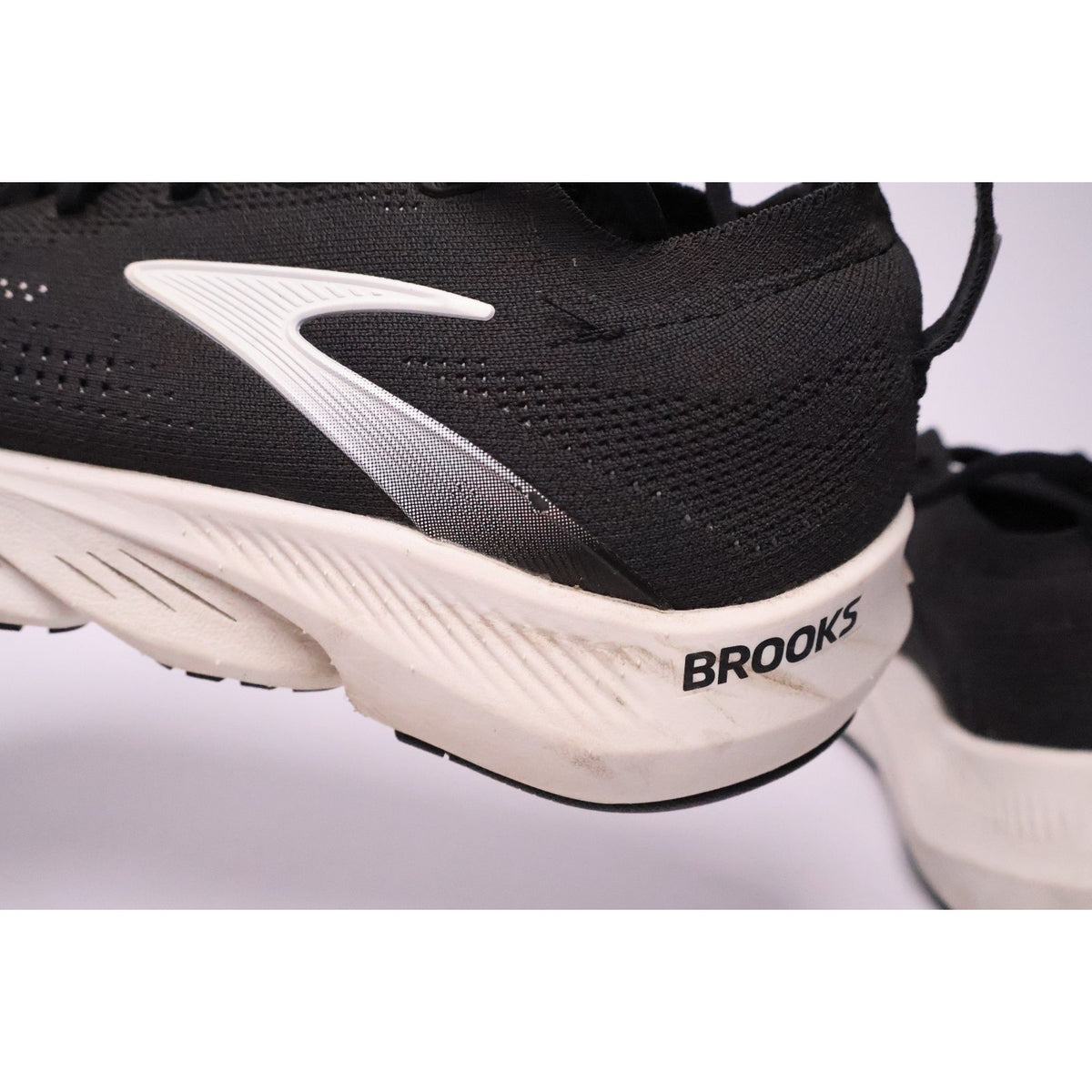 Brooks Glycerin Flex Woman’s Size 9 B Black/White 1204671B087 #213