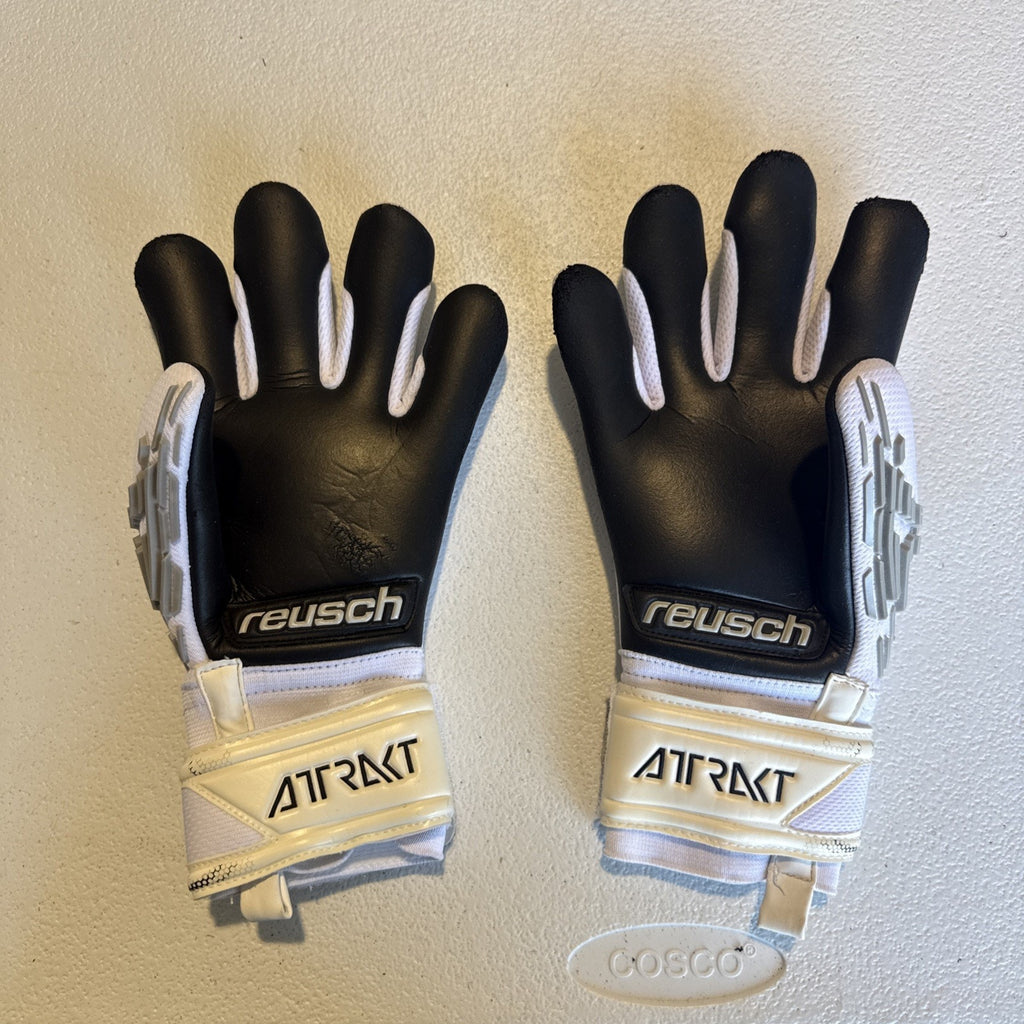 Reusch Attrakt Freegel Silver Finger Support Goalkeeper Glove, Size 7 (INV38)