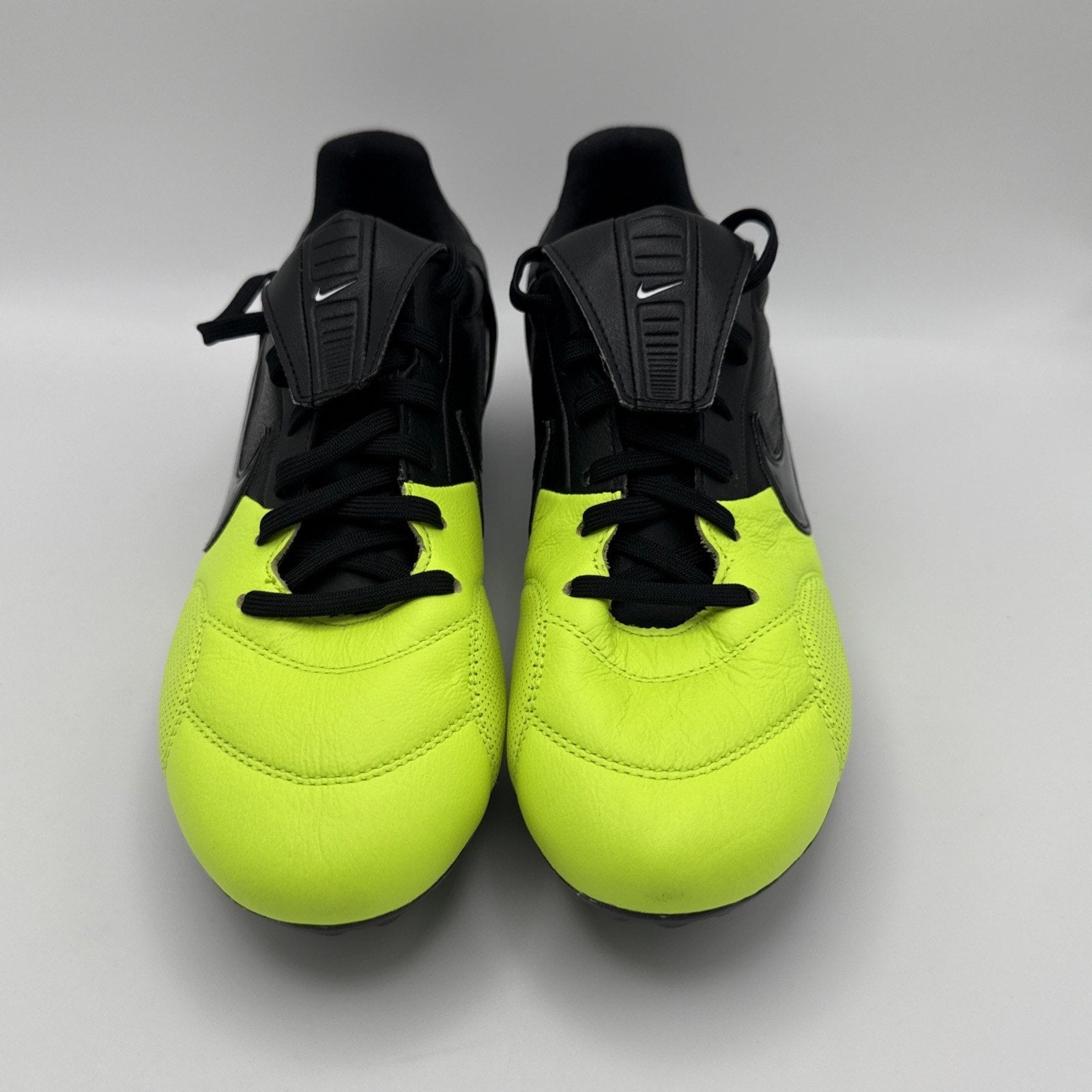 Nike Premier 3 Firm Ground Soccer Cleats AT5889-009 Mens Size 6.5 Black Volt
