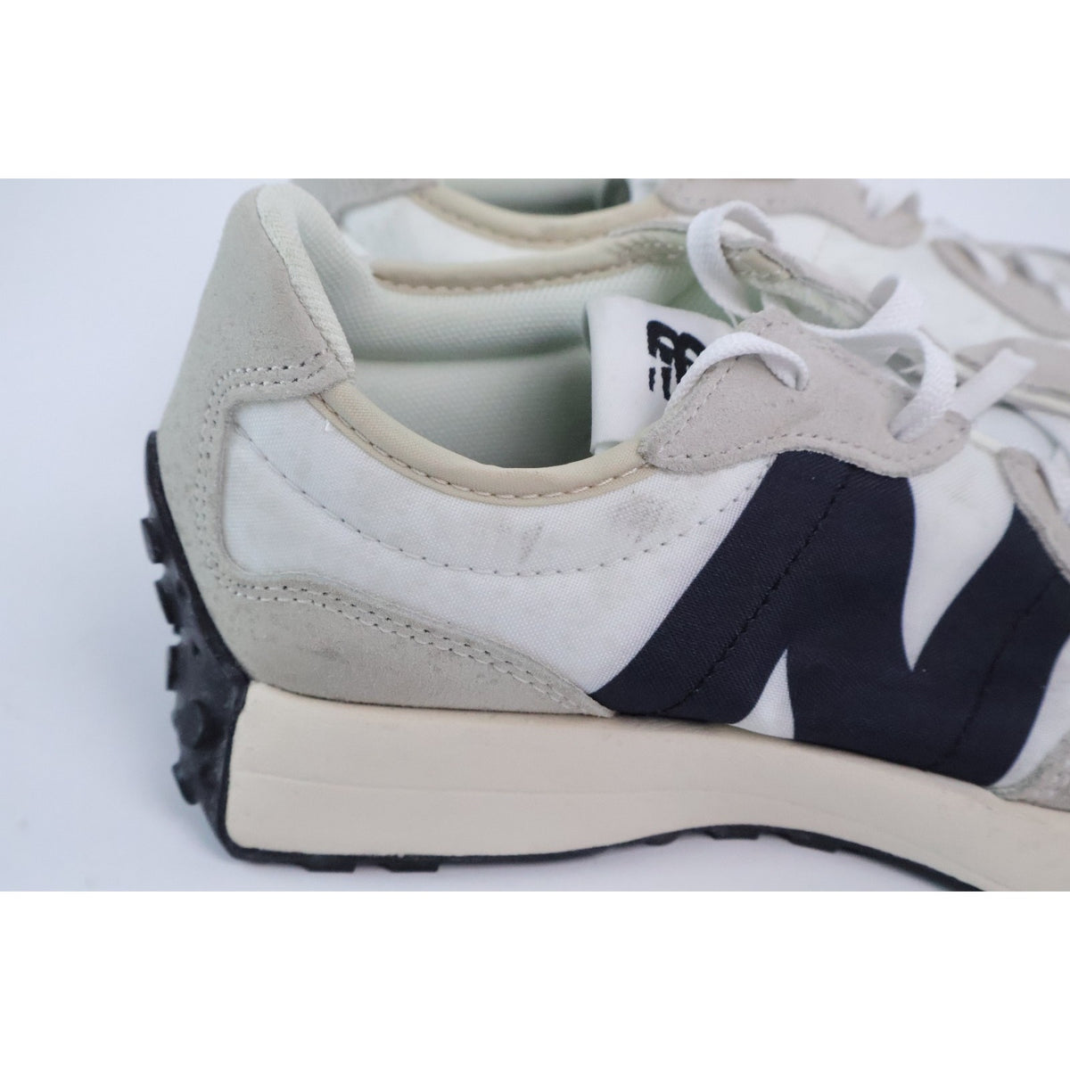 New Balance 327 Boys Size 3.5 Sea Salt White Black Running Shoes NEW Read #19