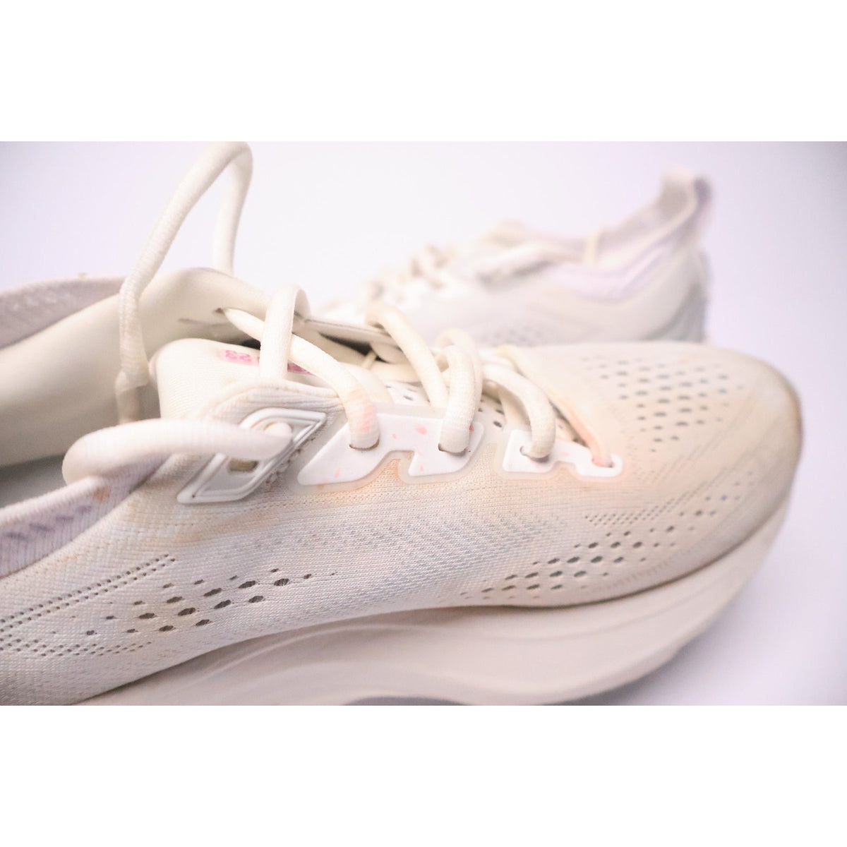 Brooks Glycerin 23 Womens Sz 7.5 White Gray Athletic Running Shoes Sneakers #193