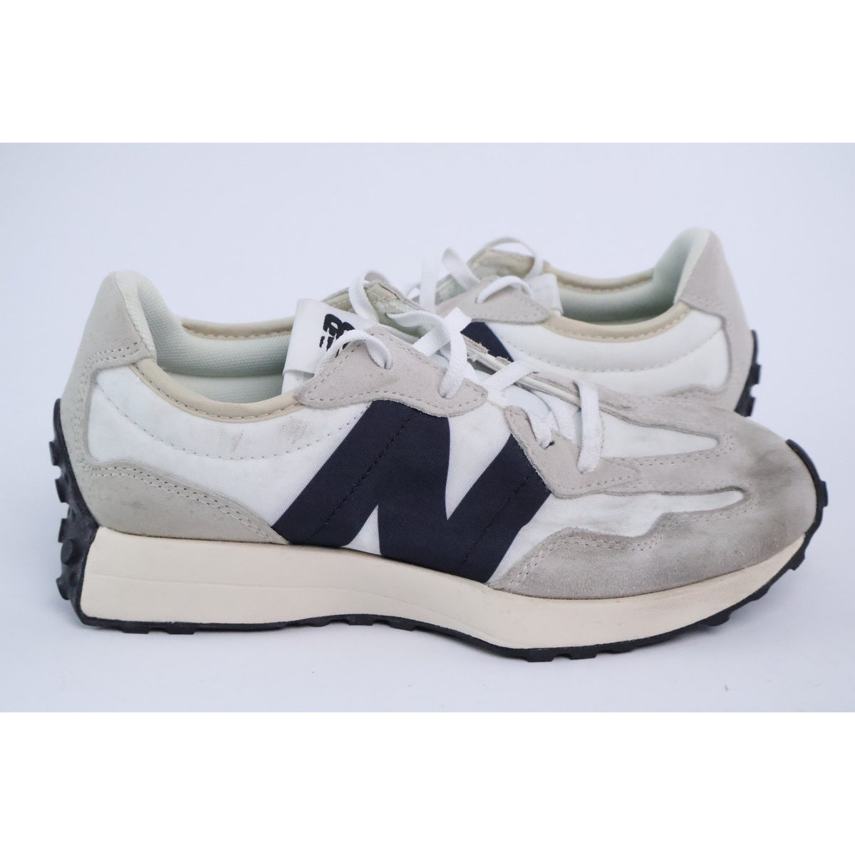 New Balance 327 Boys Size 3.5 Sea Salt White Black Running Shoes NEW Read #19