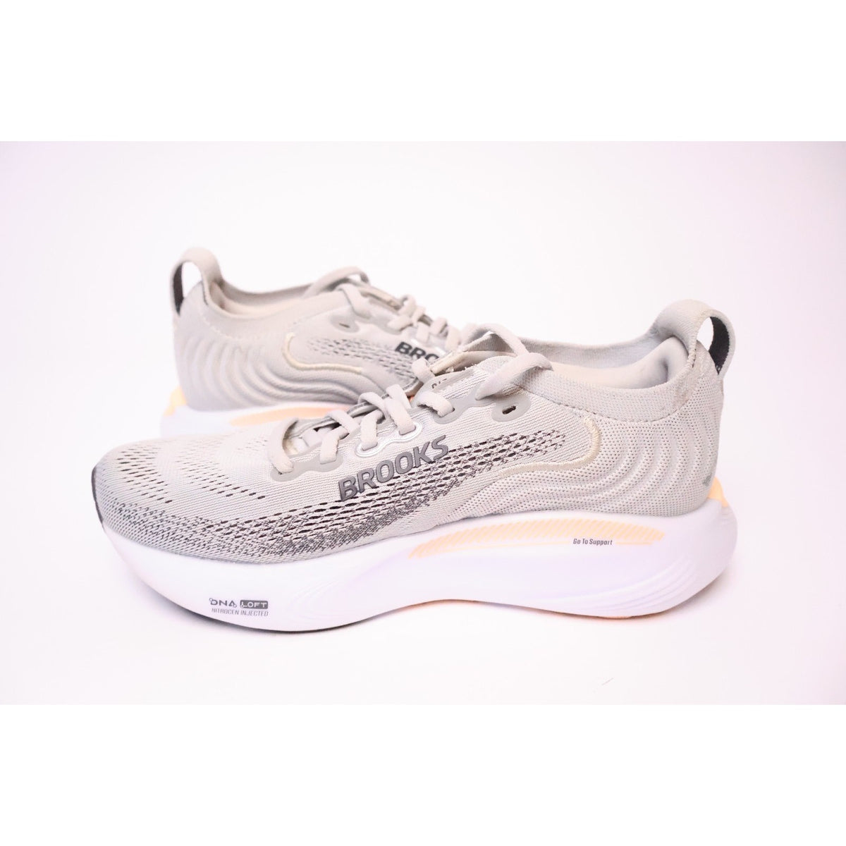 Brooks Adrenaline GTS 25 Womens Sz 6D Gray Running Shoes Sneakers Excellent #168