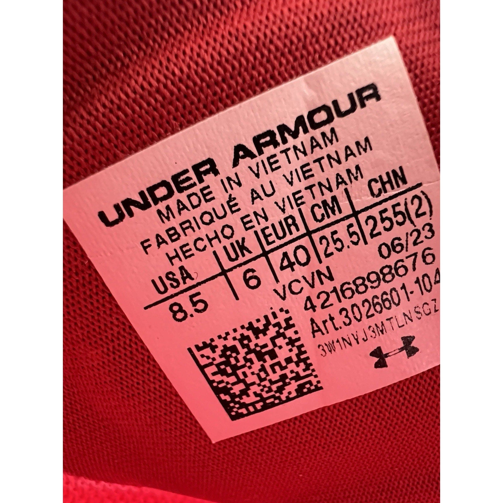 Under Armour Glyde 2 Metal Softball Cleats White Red 3026601-104 Women's 8.5 NEW