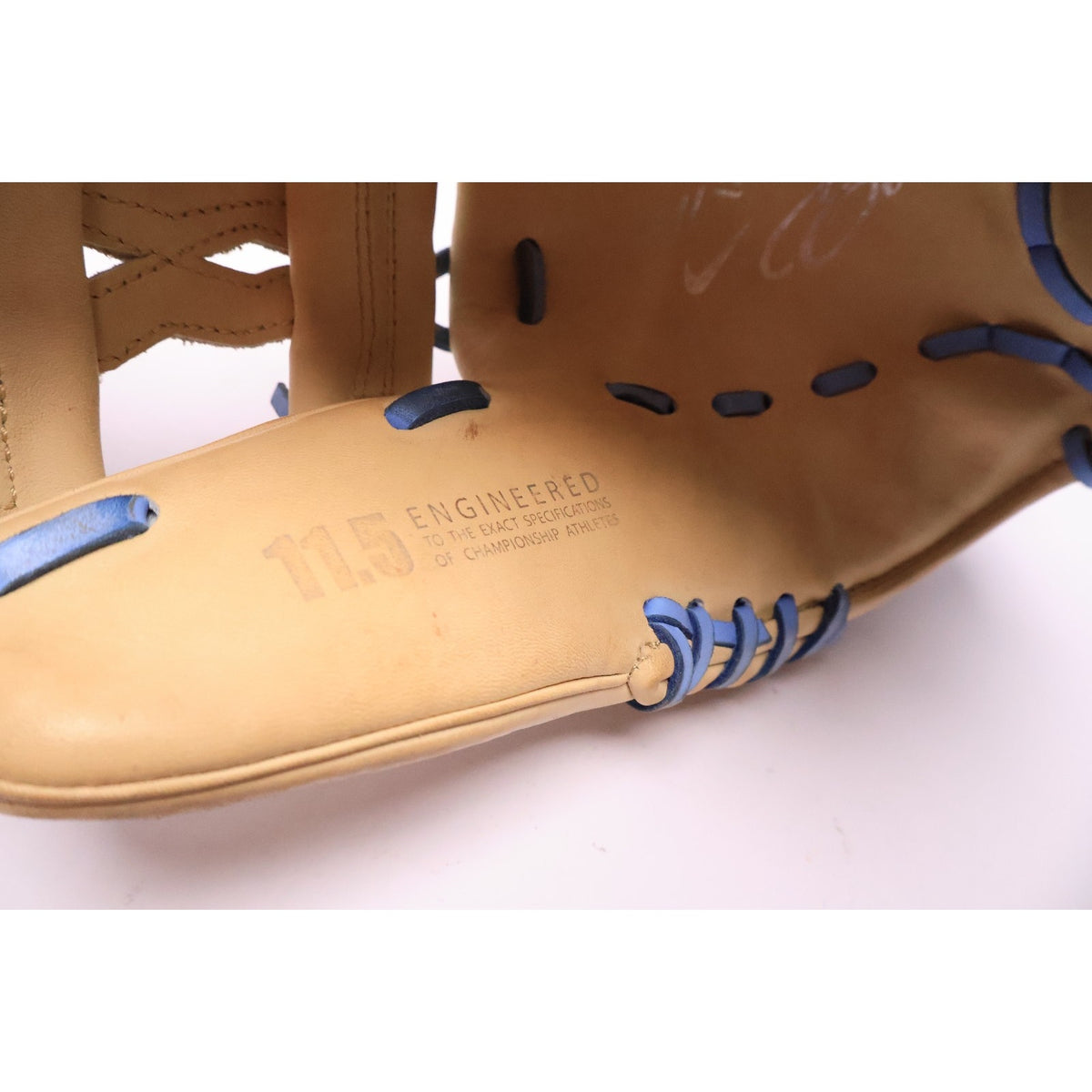 Nike Vapor Elite 11.5” Right Hand Throw Leather Baseball/Softball Glove Tan READ