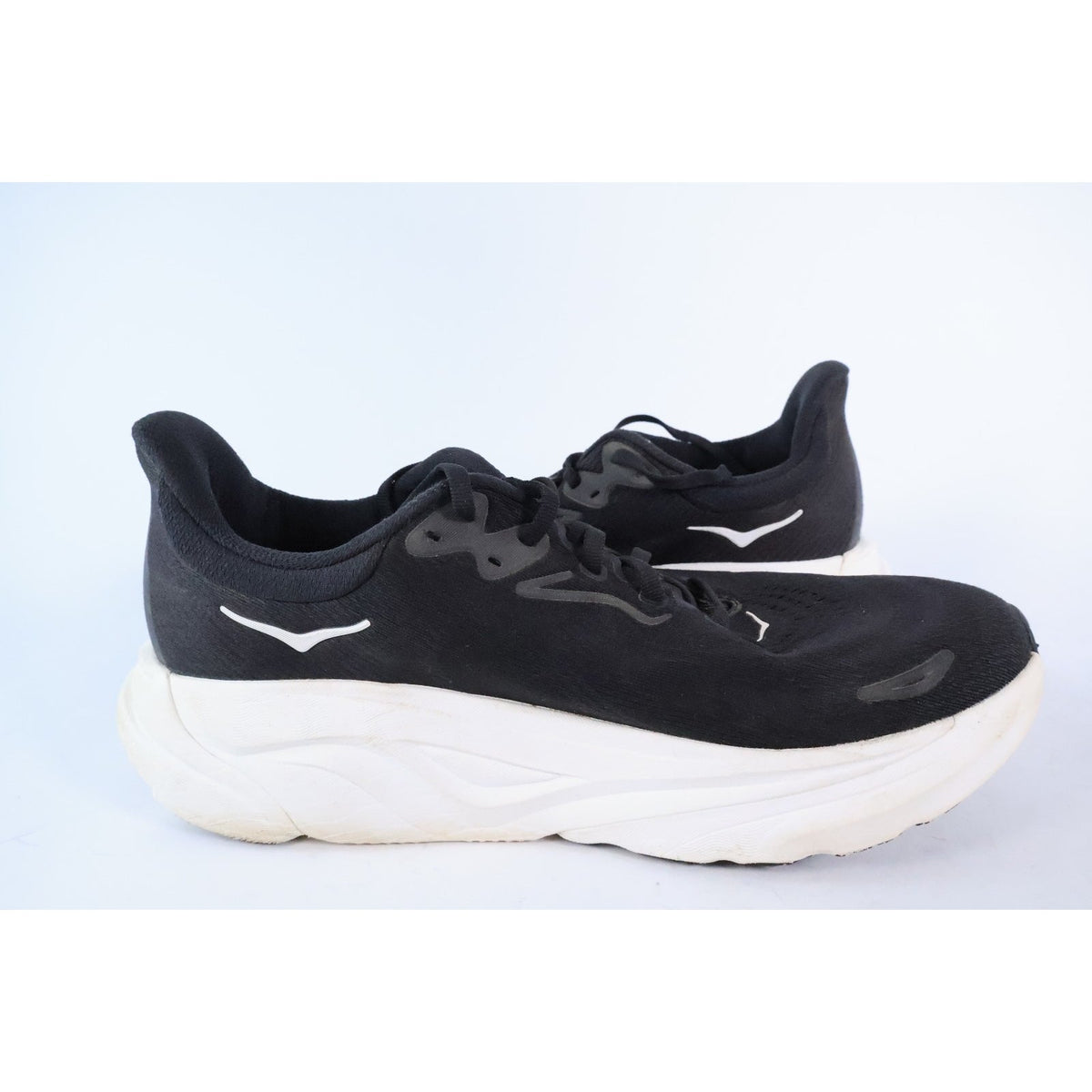 Hoka One One Arahi 8 Men's Sz 9 Black White Athletic Running Shoes Sneakers #313