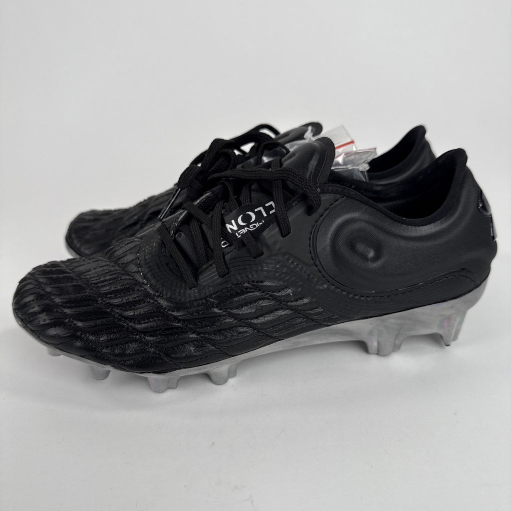 Under Armour Magnetico Clone Soccer Cleats Woman’s 7 Black FG Molded Heel New