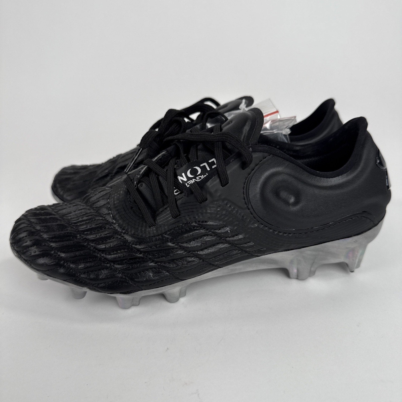 Under Armour Magnetico Clone Soccer Cleats Woman’s 7 Black FG Molded Heel New