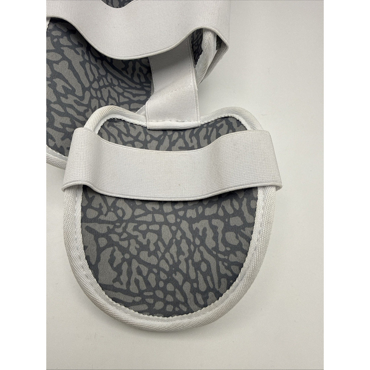 Nike Jordan Fly Batter's Leg Guard Adult OSFM Right White/Metallic Silver