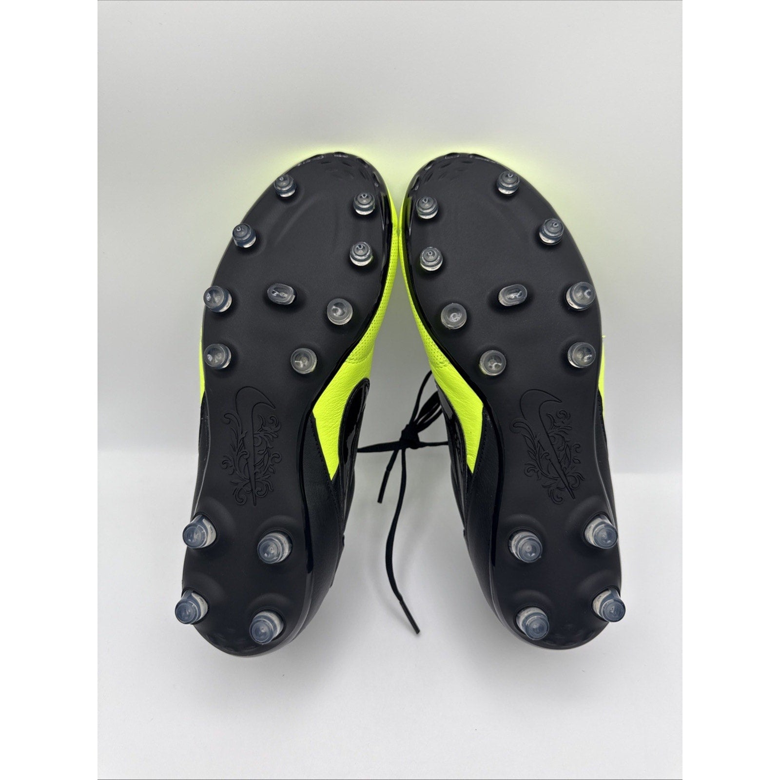 Nike Premier 3 Firm Ground Soccer Cleats AT5889-009 Mens Size 6.5 Black Volt