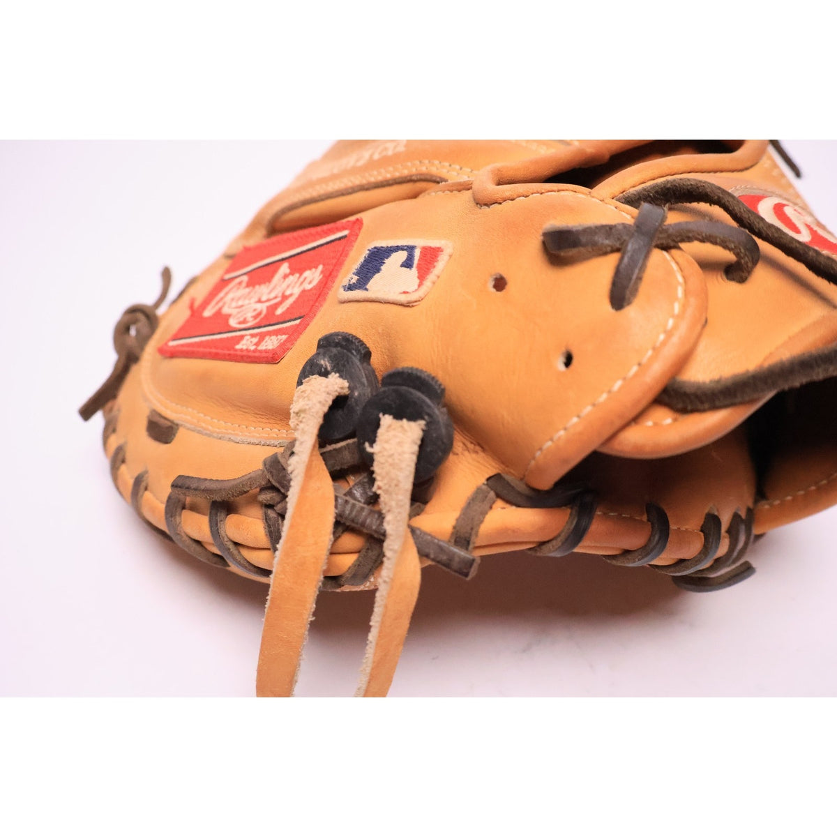 RAWLINGS HEART OF THE HIDE TRADITIONAL SERIES 33" CATCHER'S MITT RPROTCM33T READ