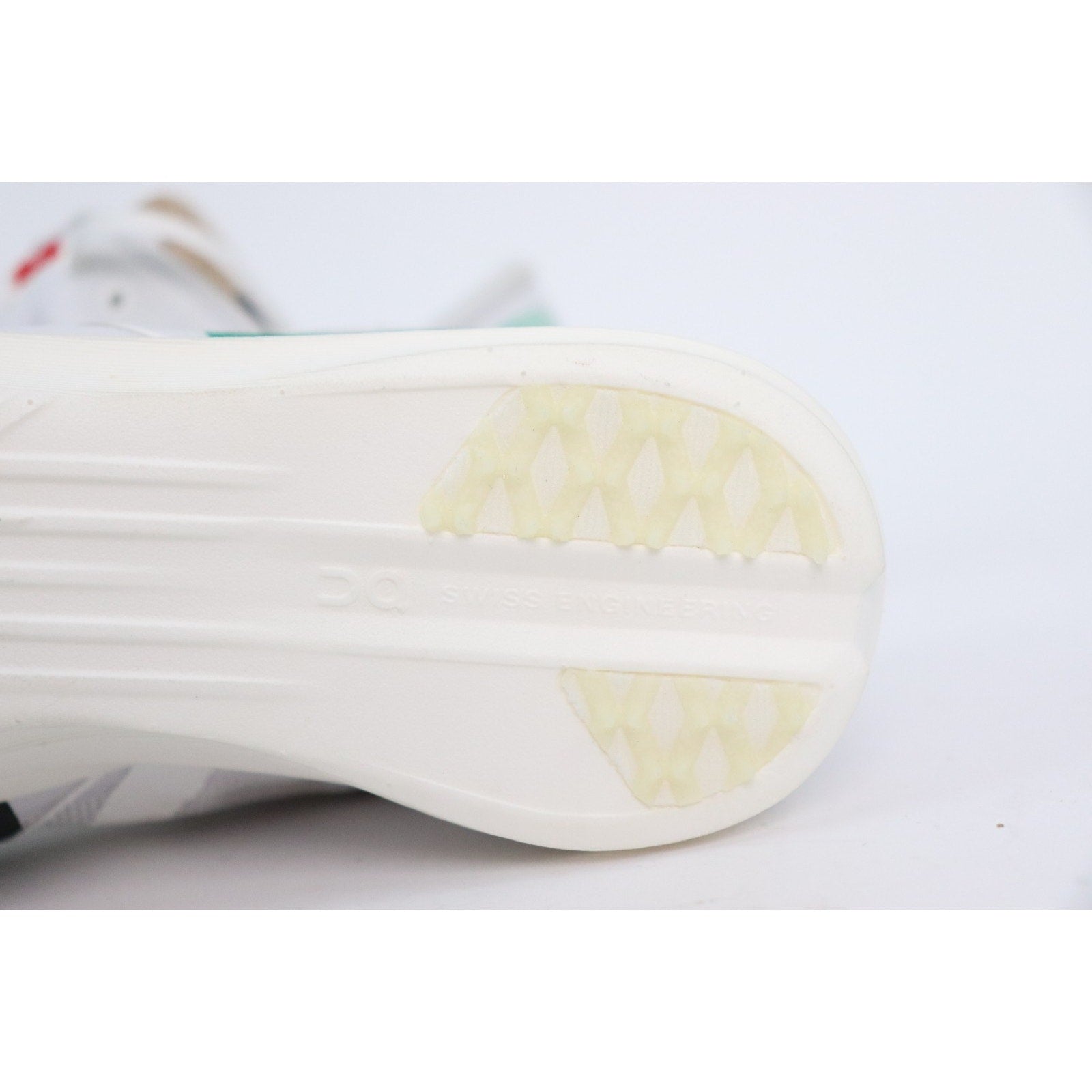 On Running Cloudspike 1500m Track and Field Shoes Women 6 Undyed White Mint