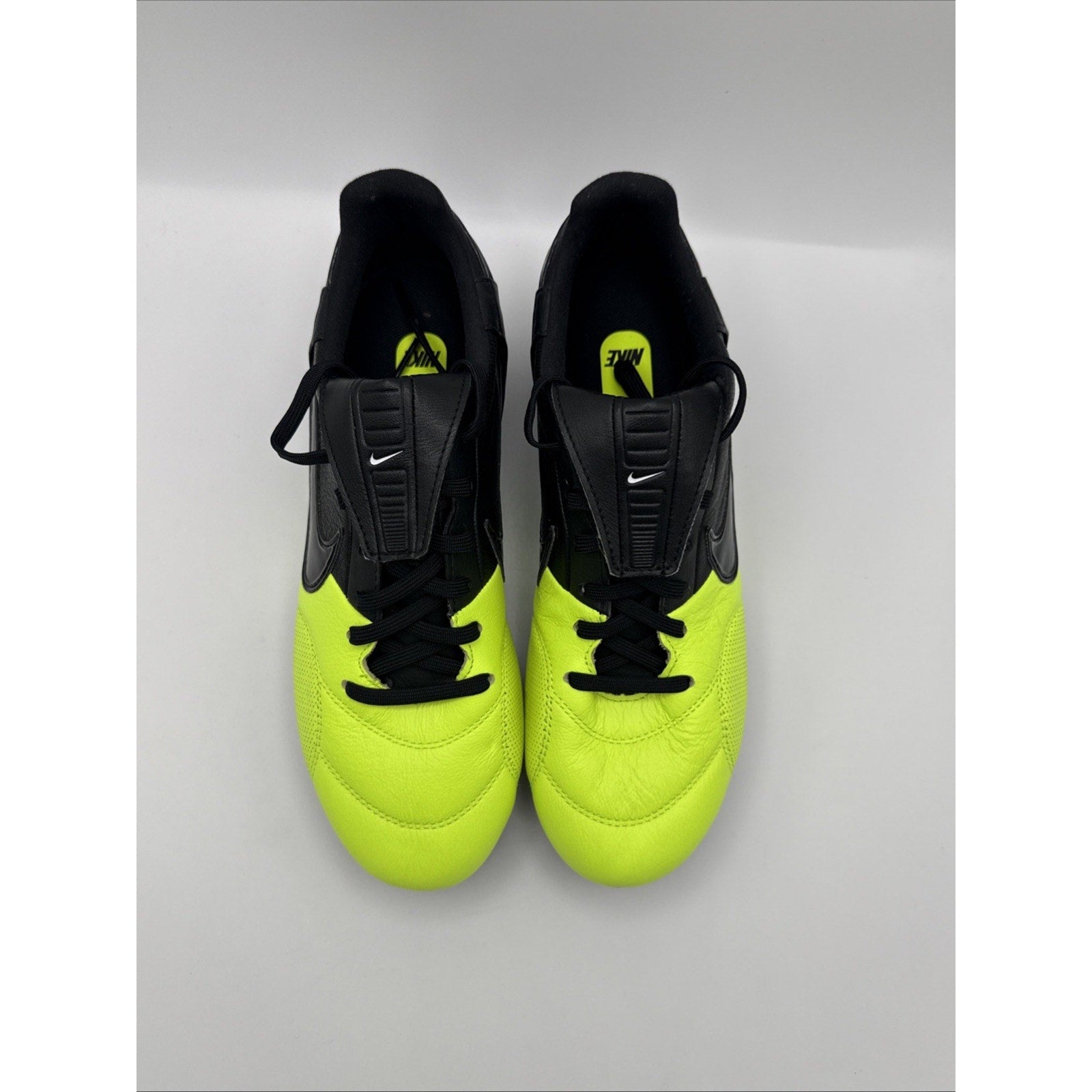 Nike Premier 3 Firm Ground Soccer Cleats AT5889-009 Mens Size 6.5 Black Volt
