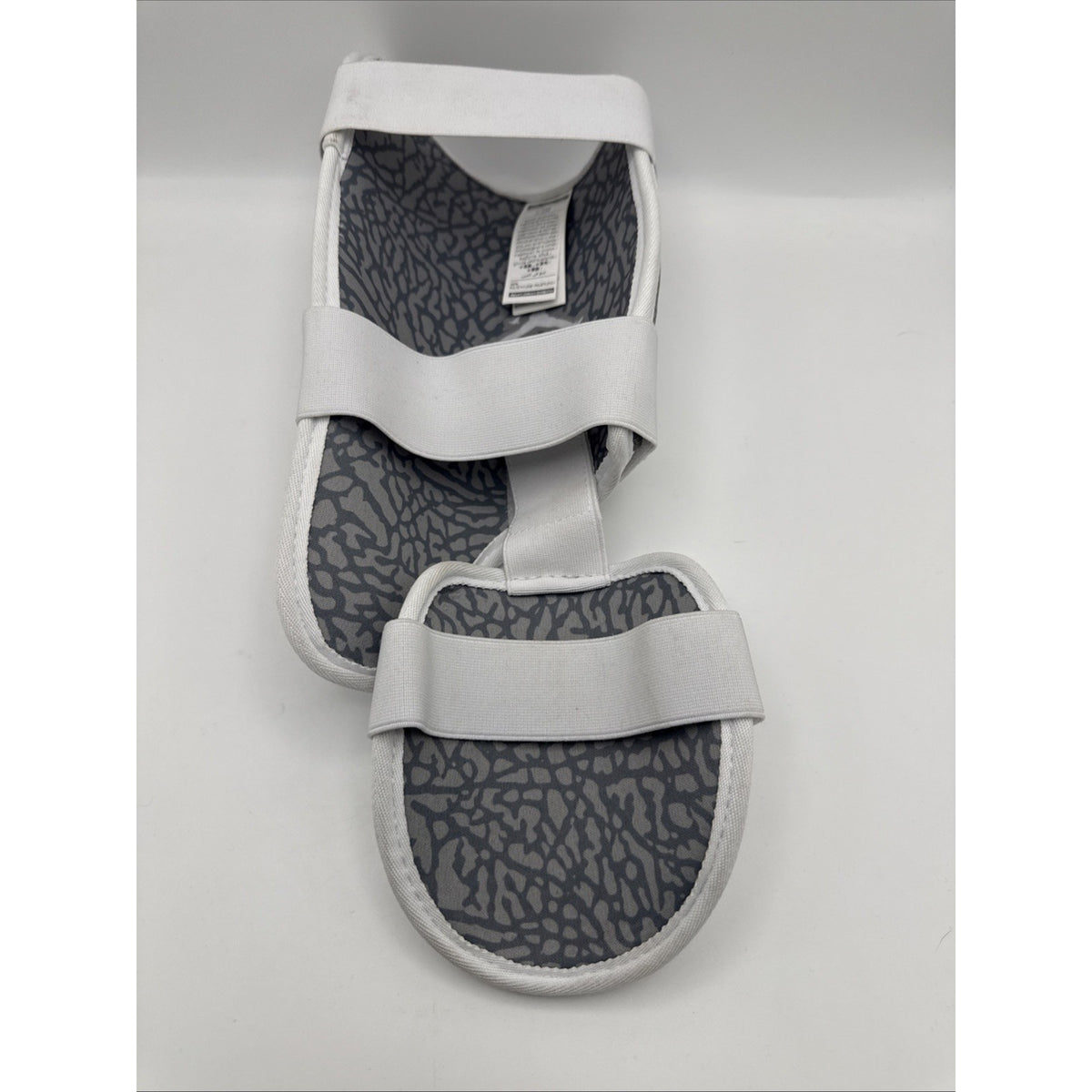 Nike Jordan Fly Batter's Leg Guard Adult OSFM Right White/Metallic Silver