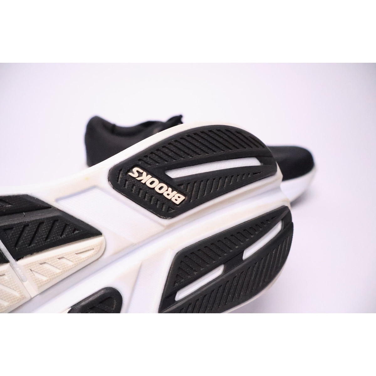 Brooks Ghost Max 3 Sneaker Women's Size 10 B Black Running Shoes Excellent #189