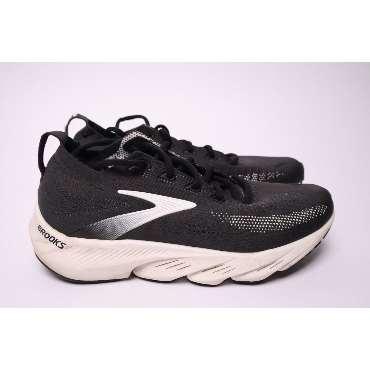 Brooks Glycerin Flex Woman’s Size 9 B Black/White 1204671B087 #213